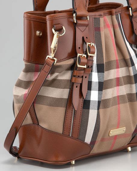 burberry herrentaschentuch|burberry sale uk.